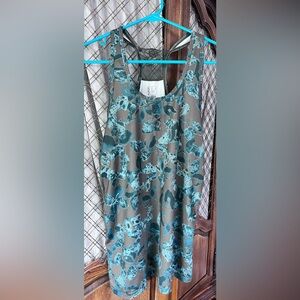 Burton Racerback Tank Top with Textured and Lace Floral Design – Size M